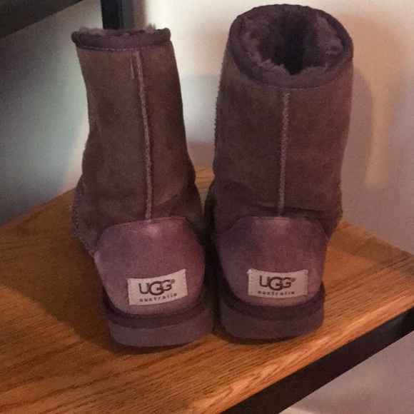 Loved UGG boots 🥾 - Picture 3 of 6